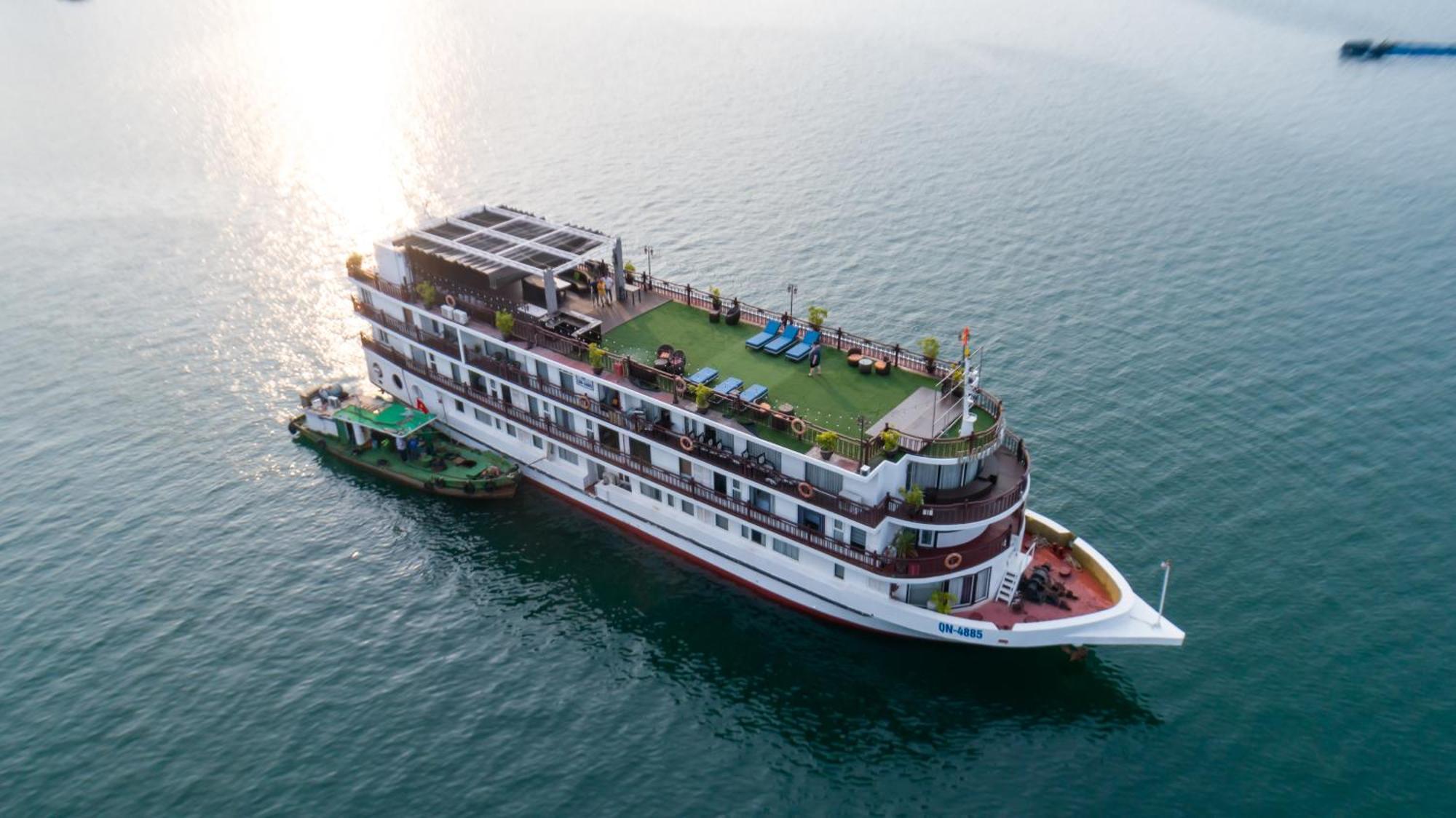 Hotel Amanda Luxury Cruise Hạ Long Exterior foto